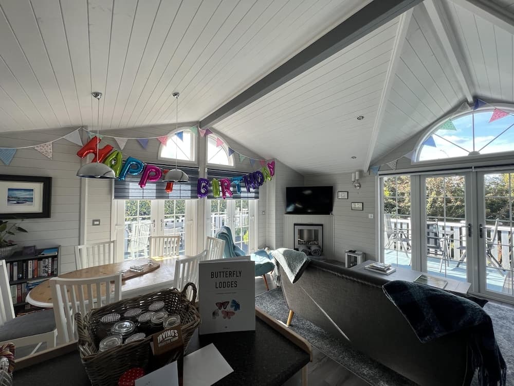 Holly Blue - Cosy Wooden Lodge, Kippford