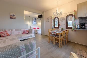 Bungalow Next TO THE Beach IN Malia