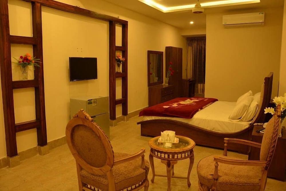 Hotel Heaven Heights