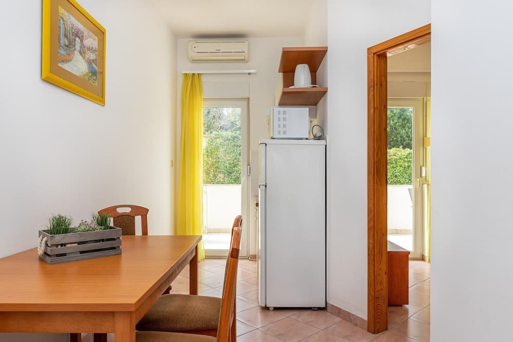 Pool Apartment Suzi 7