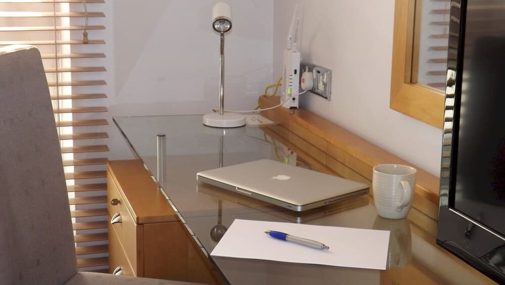 Ideally Located Convenient City Centre Studio Apartment