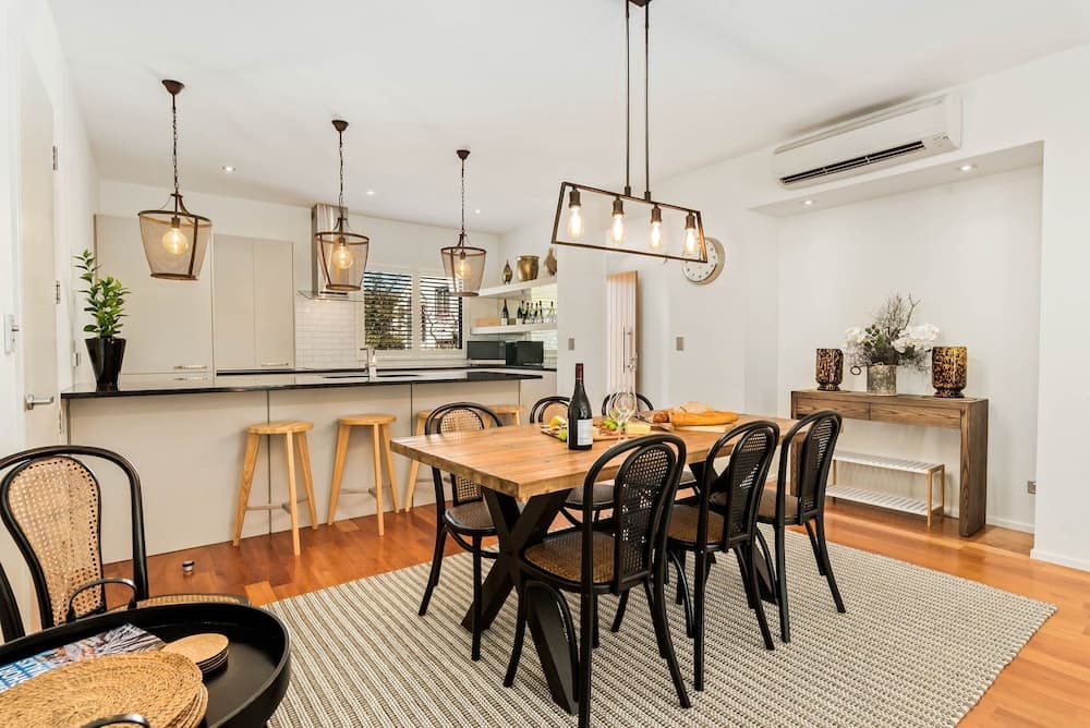 Central Queenstown 3-Bed Villa by Staysouth