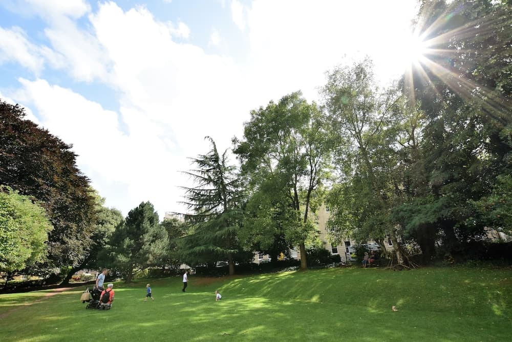 Your Apartment Berkeley Sq Pads 5