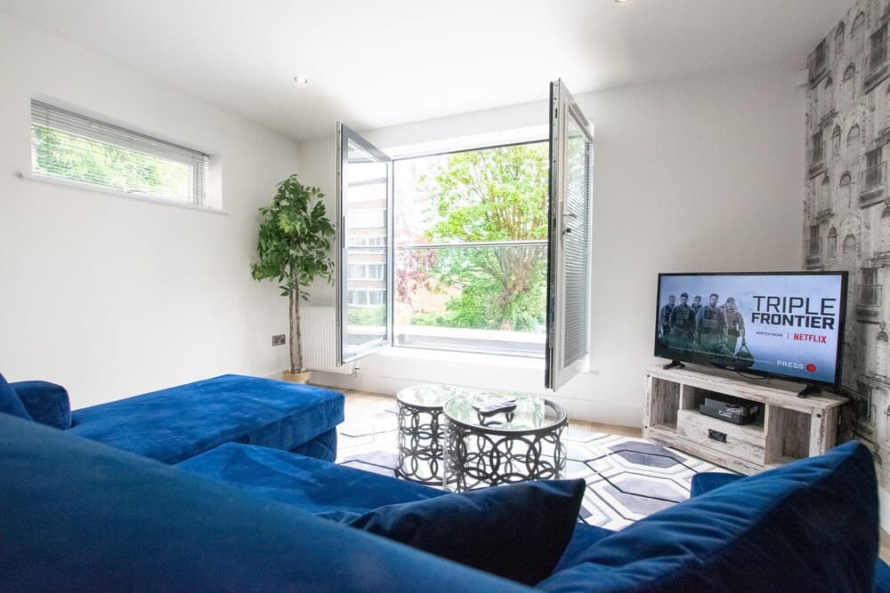 Your Apartment Rowan Tree - No 3