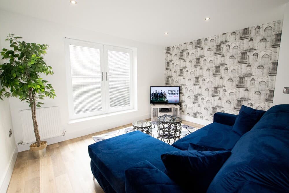 Your Apartment Rowan Tree - No 3