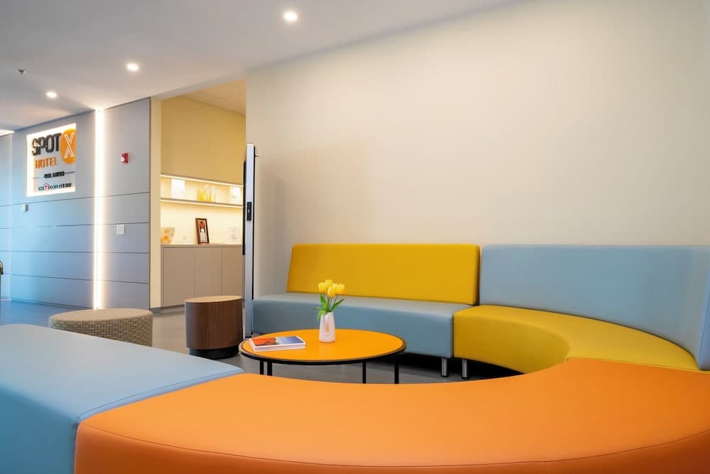 SPOT X Hotel Orlando/Intl Dr by The Red Collection