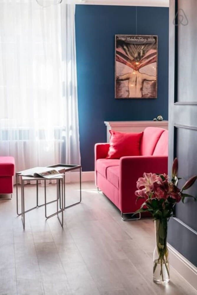 Spacious Place by Market Square Inspired by Parisian Homes Airport-pickup