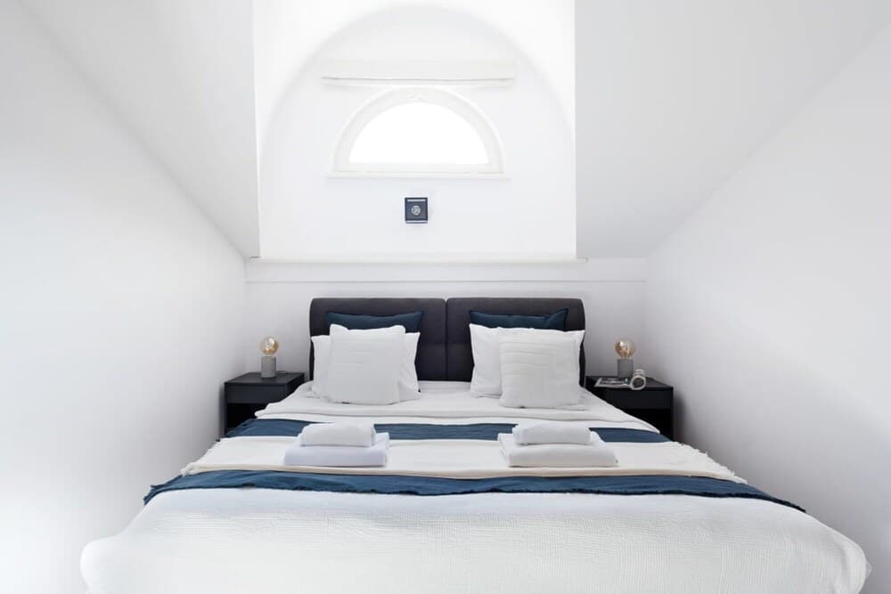 Penthouse Apartment Dedicated to Interior and art Lovers Patio gym Sauna