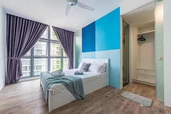 10PAX Homestay With Netflix at Cyberjaya