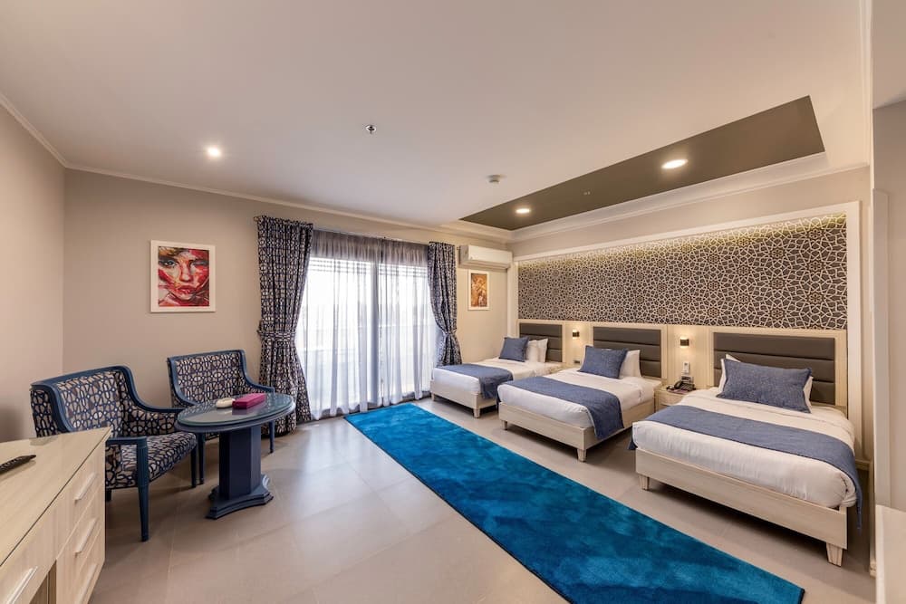 Royal Day Plaza Hotel