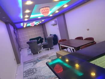 Lovely 3-bed Pyramids Viewapartment in Kafr Nassar