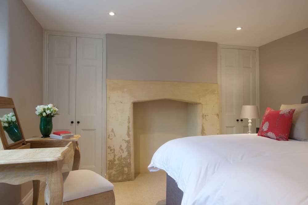 Seventeen The Town House