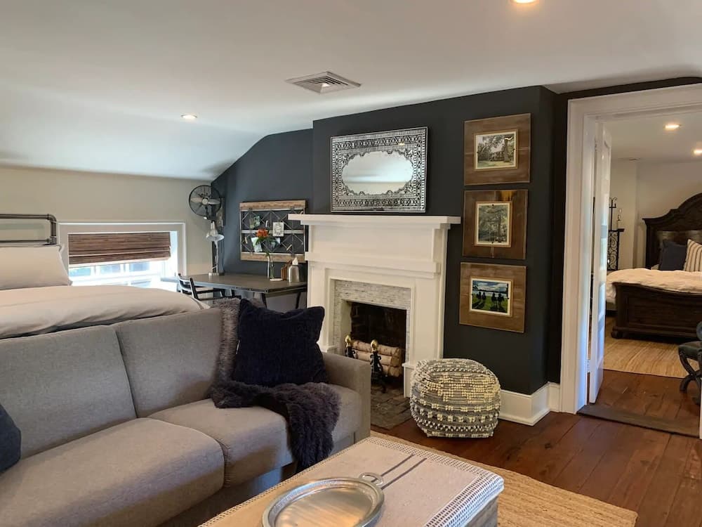 Boyd Harvey Main House And Carriage House 4 Bedroom Home by RedAwning