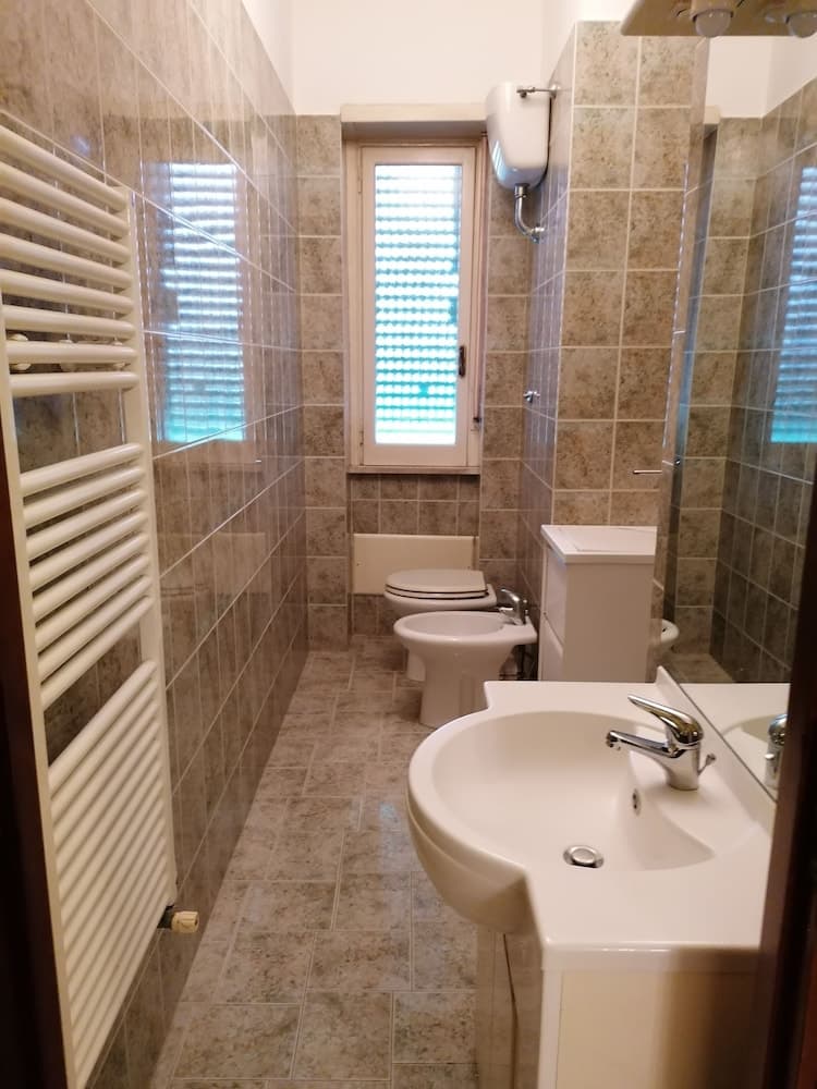 Rent Rooms in Nola na