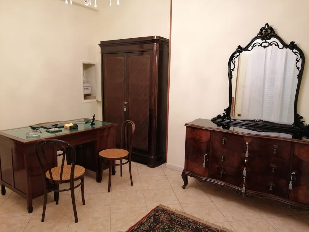 Rent Rooms in Nola na