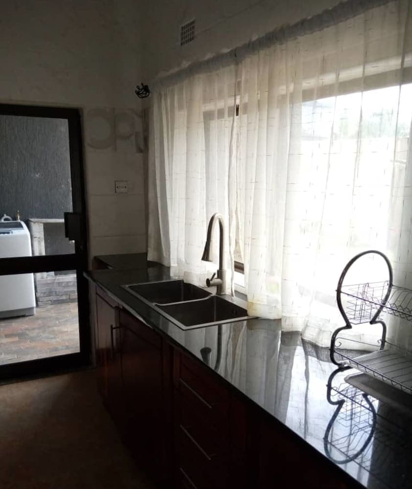 3 Bedrooms Exclusive House in Mass Media