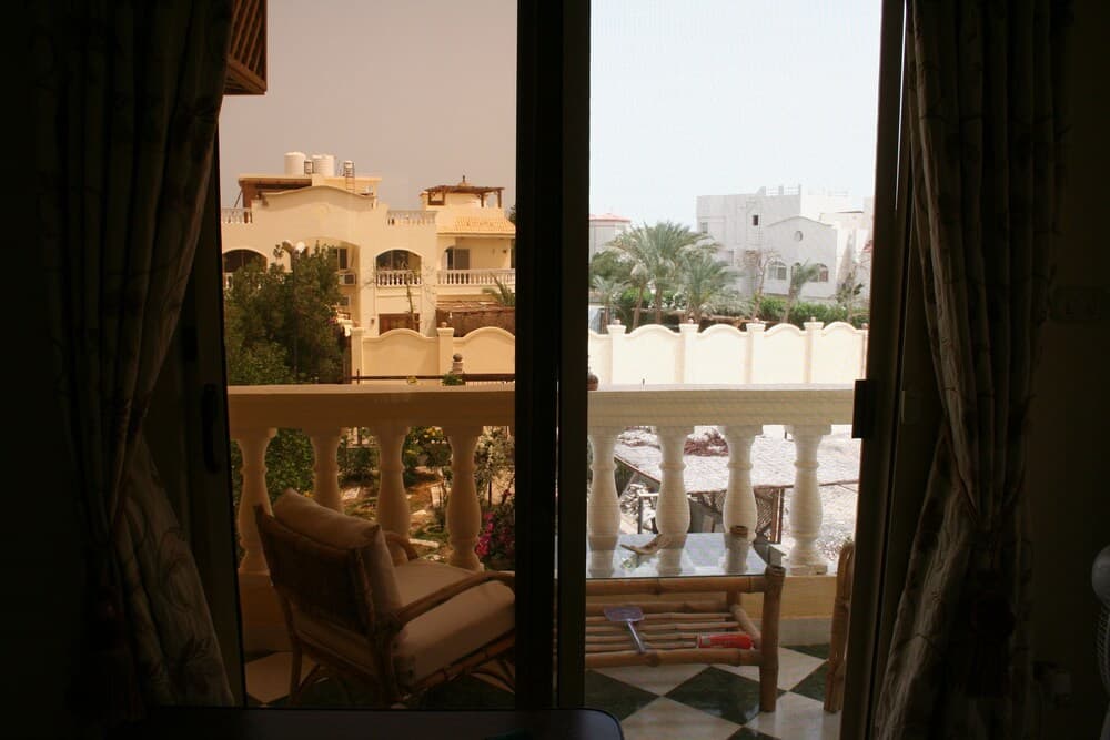 A Beautiful Penthouse Apartment Overlooking the Red Sea N011