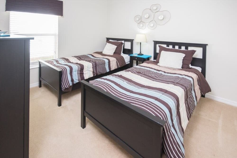 Janet's West Haven 4 Bedroom Home by Redawning