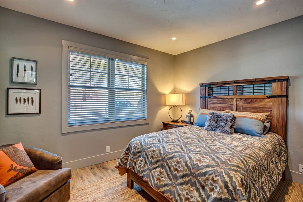 Creekside Escape 4 Bedroom Home by Redawning