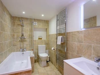 Curlew - Double Upper Apartment