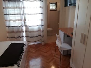 Spacious Room Near Beach,w. Private Bathroom