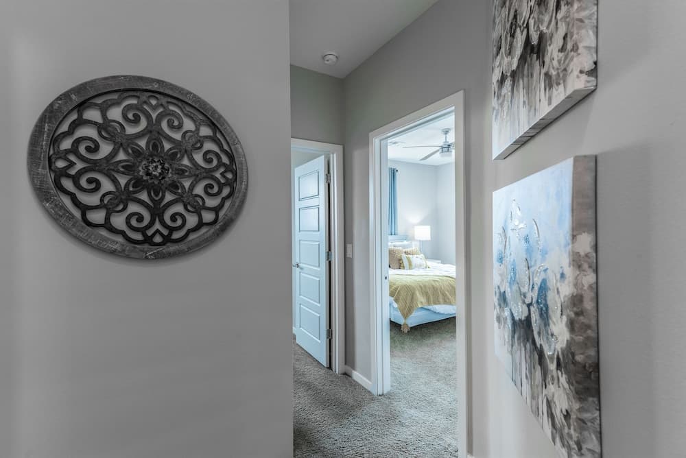 Luxury King -TPC Shops Dining Close S200