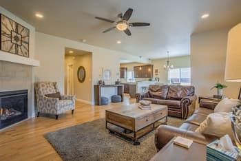 4bdpikes Peak Viewsminutes to Hiking & Dining!!