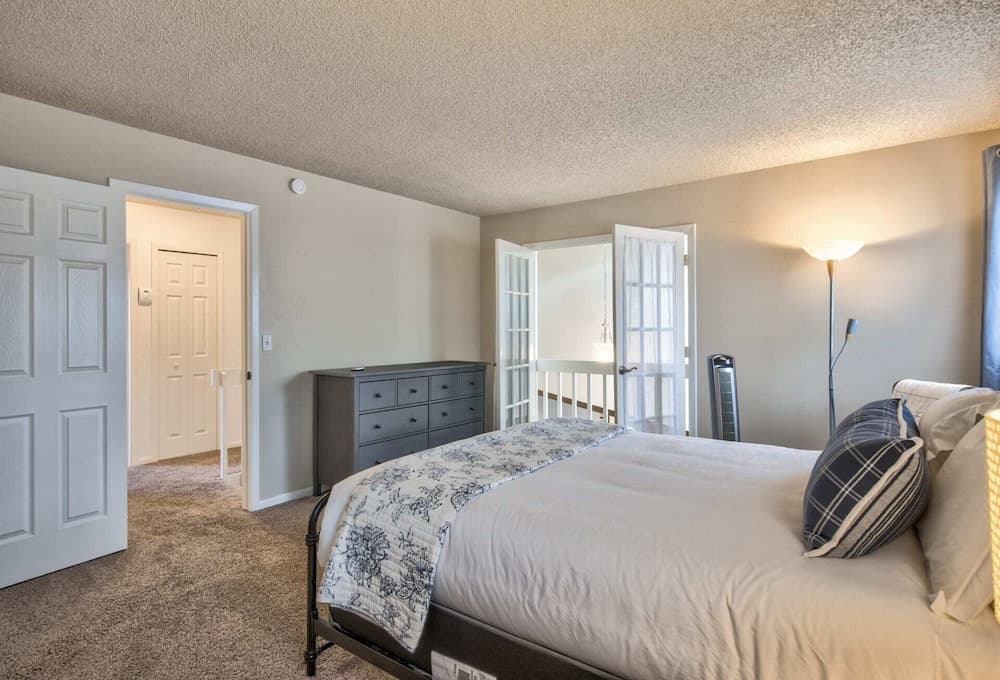 3brcentral Neighborhoodparks&hiking!