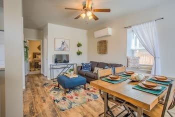 ?2 Bds?garden Of Gods?near it all