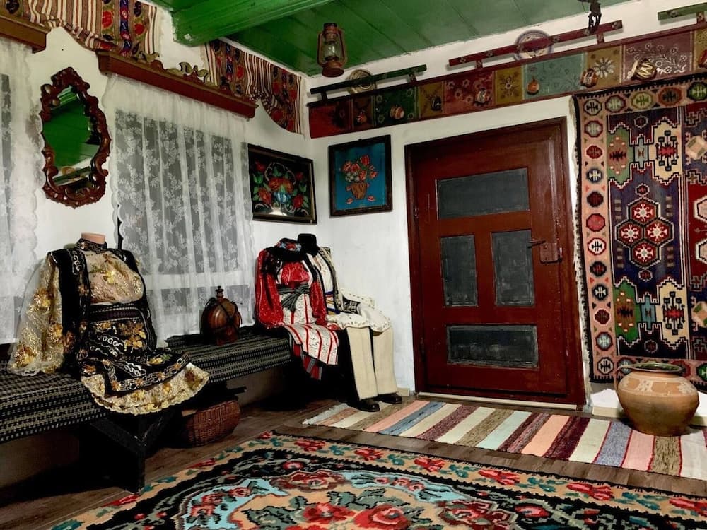 Charming Traditional House in a Pristine Location