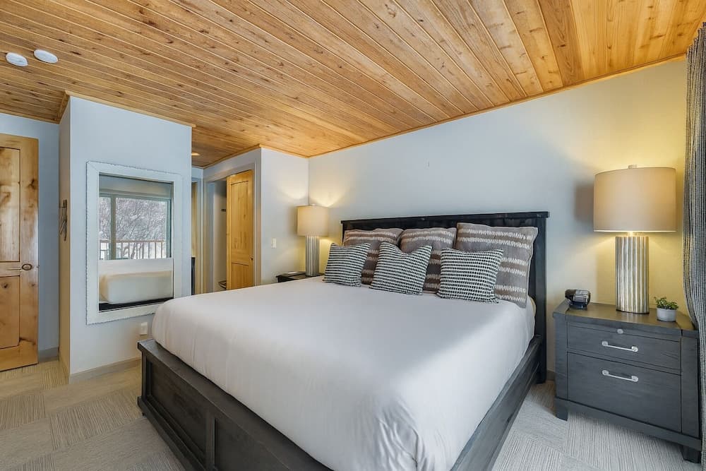 51 Snowflower 2 Bedroom Condo by RedAwning