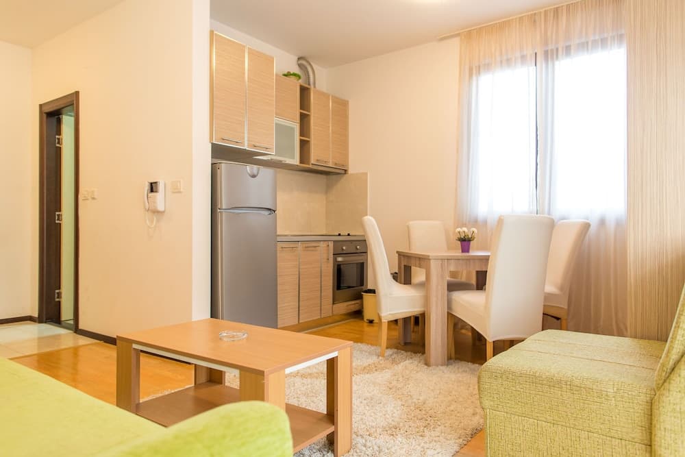 Burcak Apartment