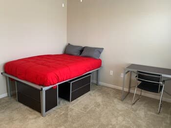 4 Bedroom Cozy House near City Attractions