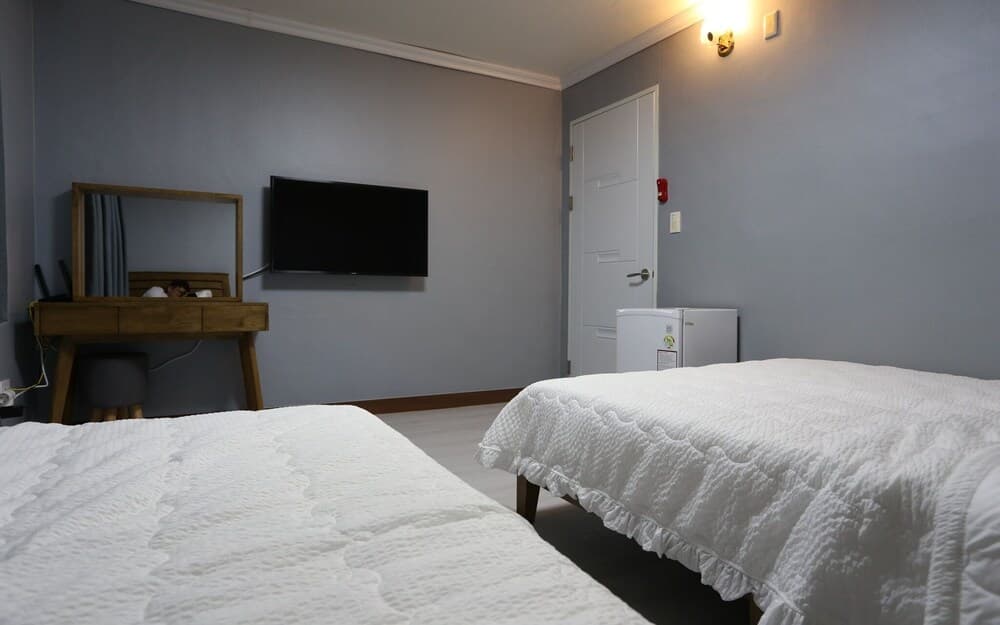 Gangneung Gyeongpodae J and TEL