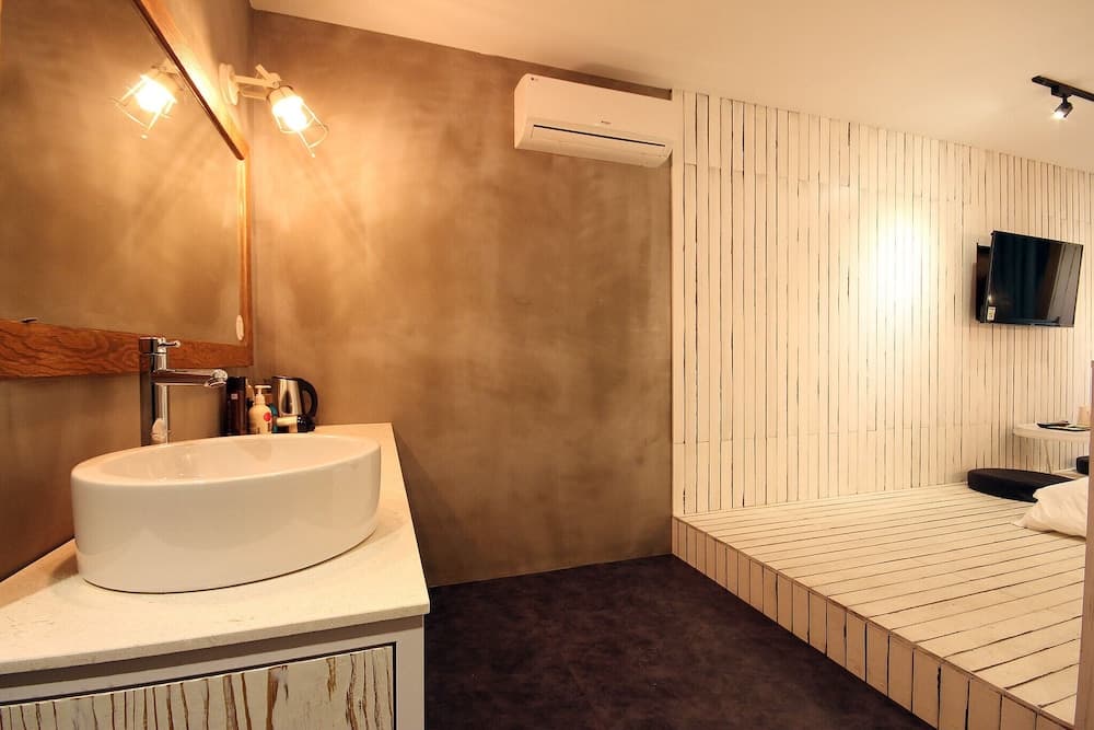 Changwon Sangnamdong Yaja