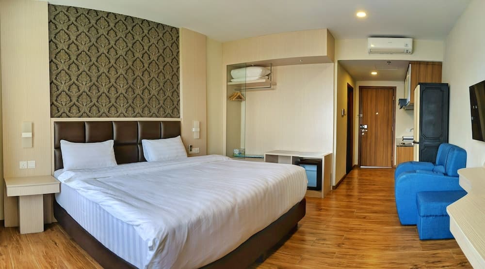 Lovina at Pelita Nagoya Apartment