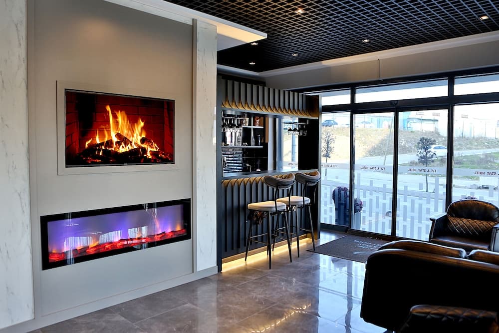 Fly And Stay Airport Hotel