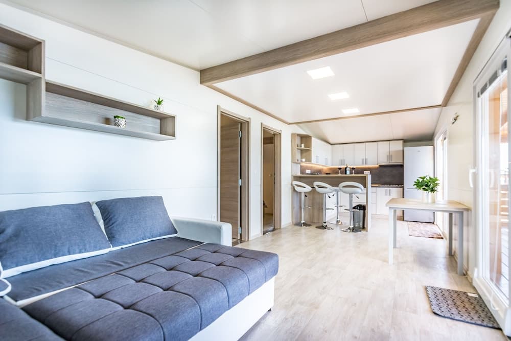 Mobile Home Rock Rose 2