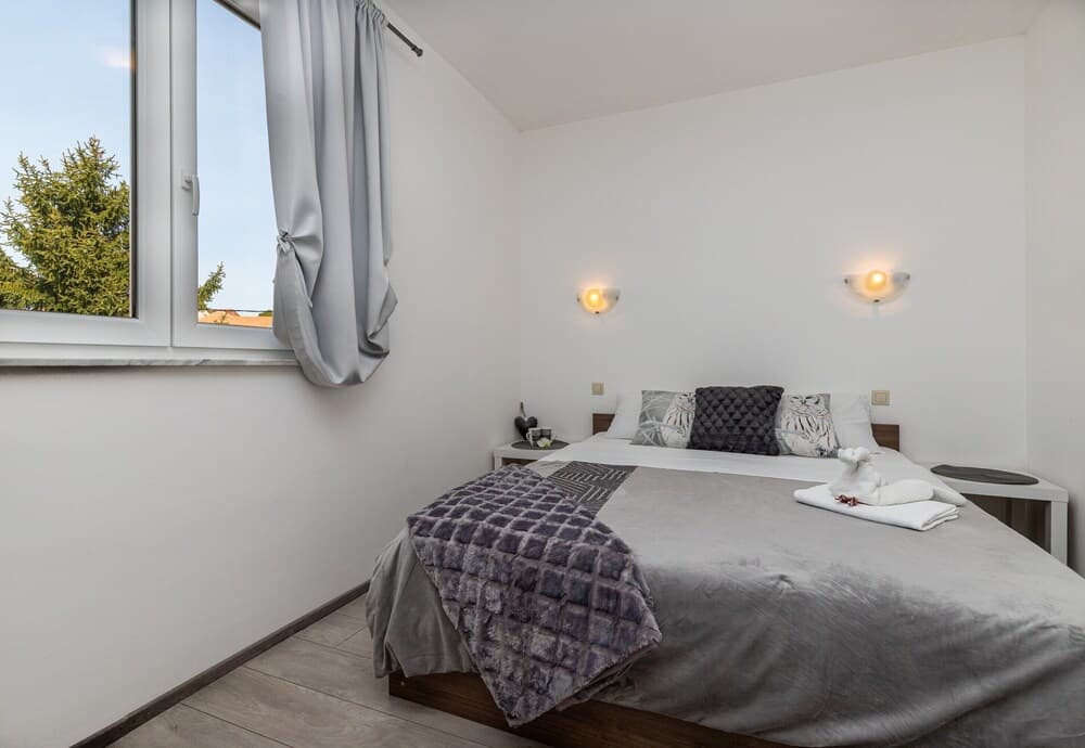 Beach Apartment Alenka Gray