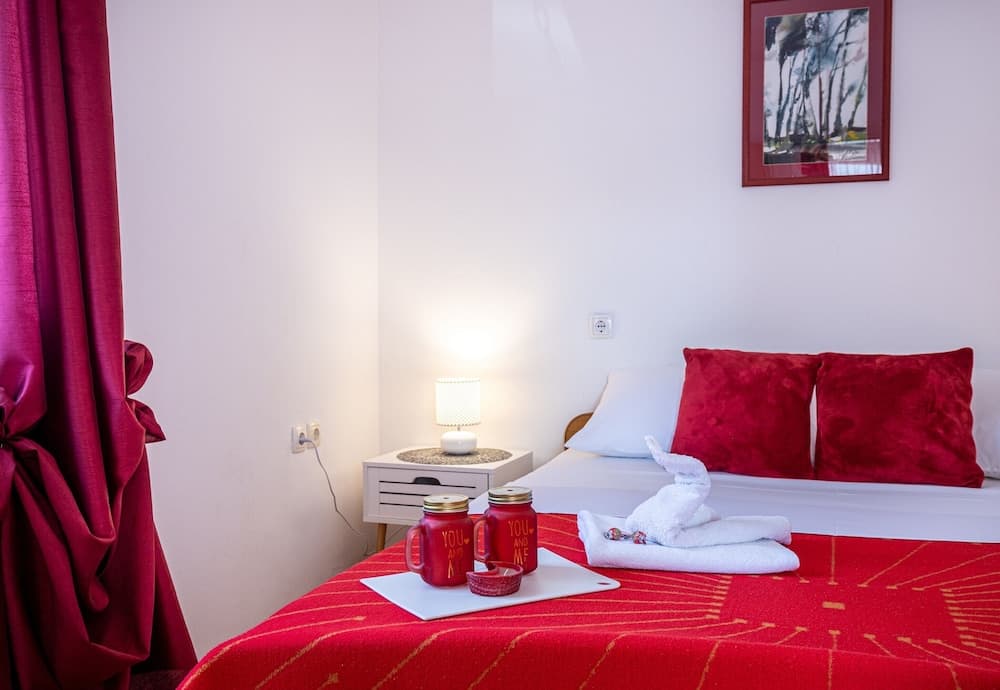 Beach Apartment Alenka Red