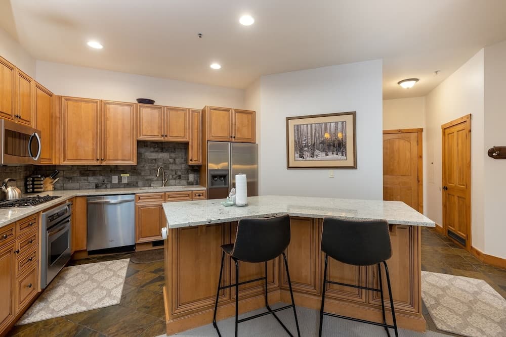 3059 The Timbers 2 Bedroom Condo by Redawning