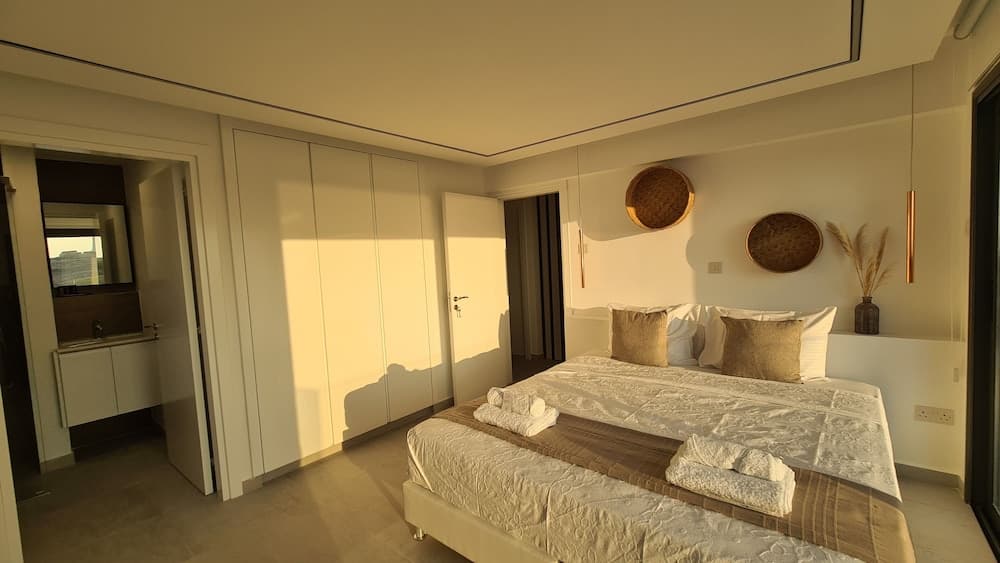 Phaedrus Living: Venus Seaview Lighthouse Villa