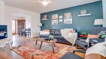 Spacious Colonial House in Alexandria | CozySuites