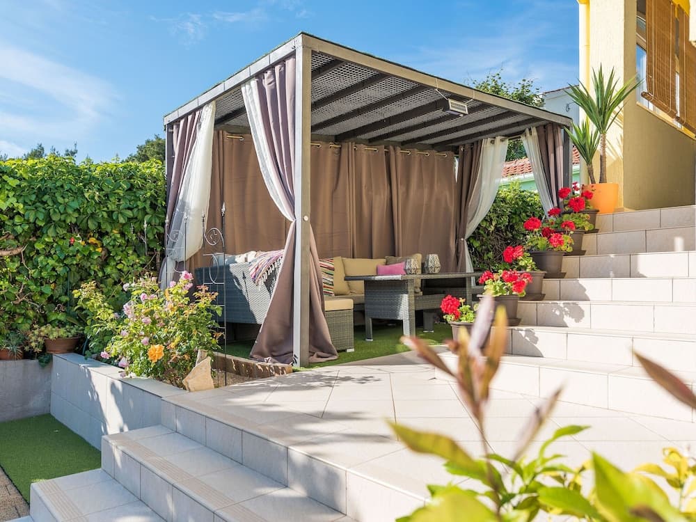 Modern Holiday Home in Zadar With Terrace