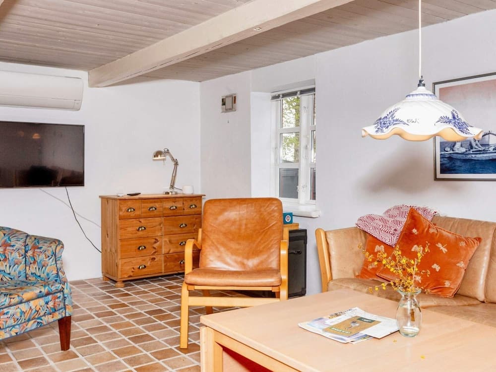 Cozy Coastal Cottage at Jegindo-by Traum