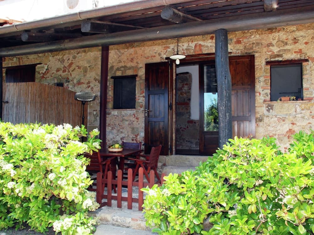 Villa in Velia Near Roman Ruins and Beach