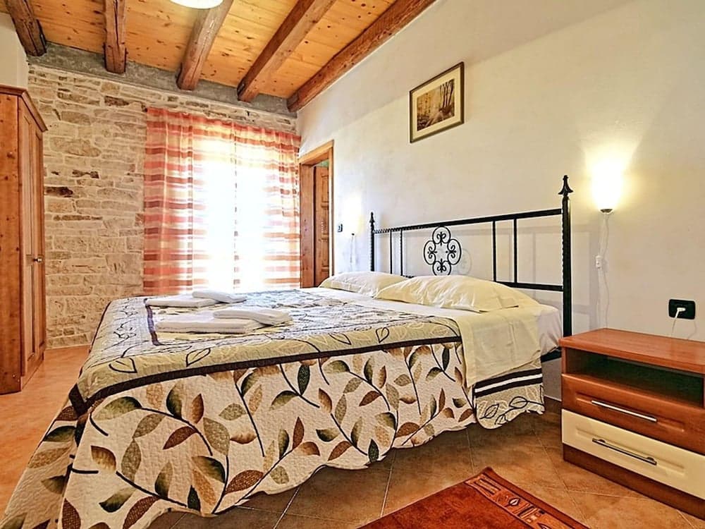 Authentic Villa in Tinjan With Private Pool