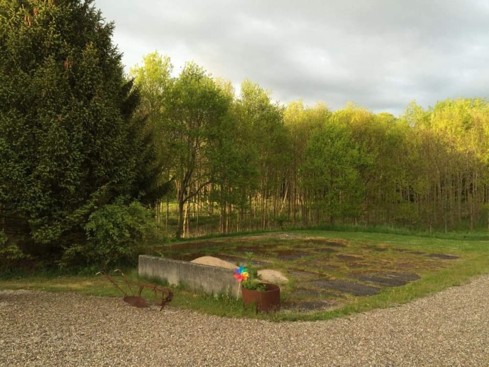 Tranquil Seaside Haven-by Traum