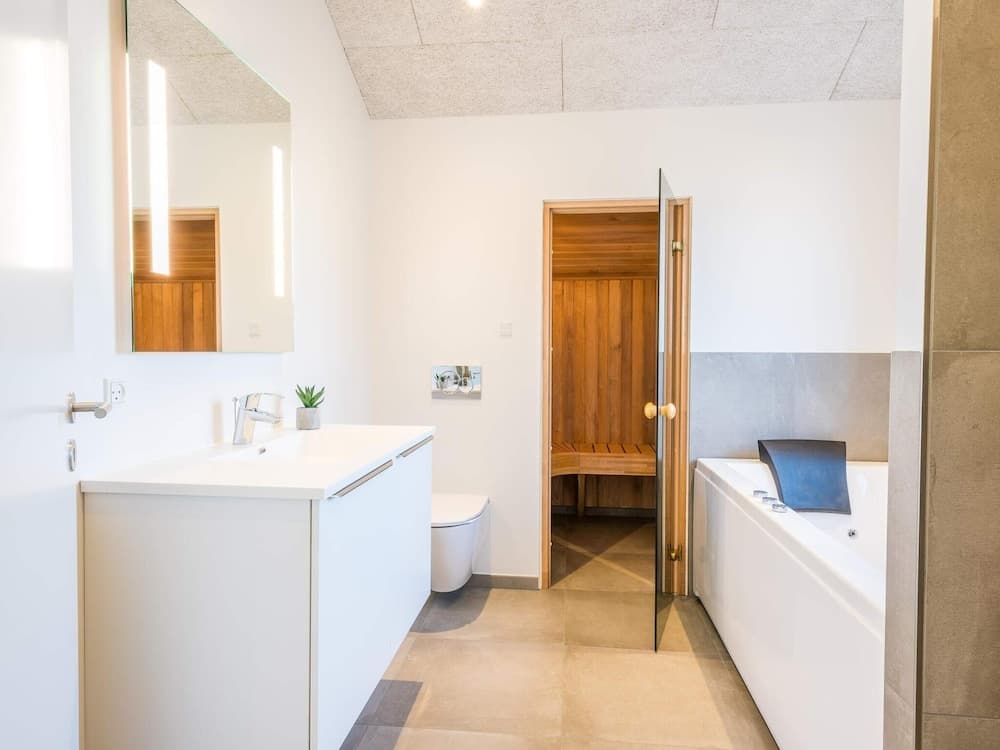 6 Person Holiday Home on a Holiday Park in Blavand