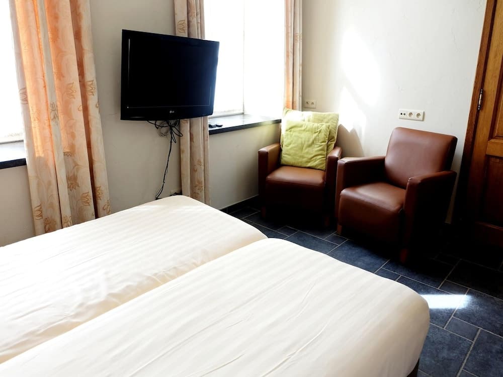 Cozy Studio in a 16th Century Castle